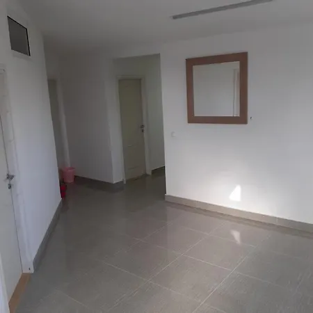 Prenociste Milanovic Konukevi *