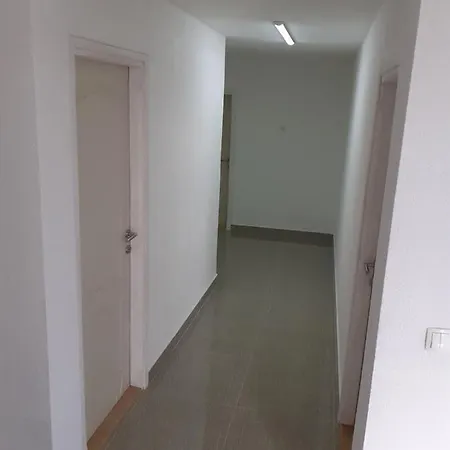 Prenociste Milanovic Konukevi *